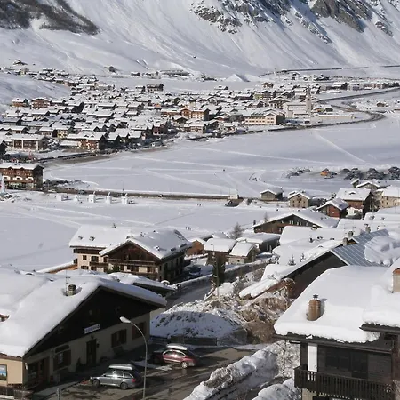 Large In Livigno